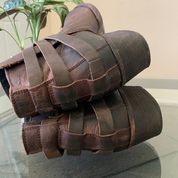 🔥1/2 of Summer Sale!🔥 H by HUDSON Horrigan Belted Ankle Boot - Picture 6 of 14